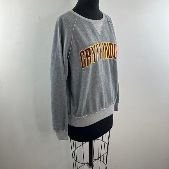 Harry Potter Gryffindor Universal Studios Gray Sweatshirt Cotton Crew Neck Sz M - Picture 3 of 8